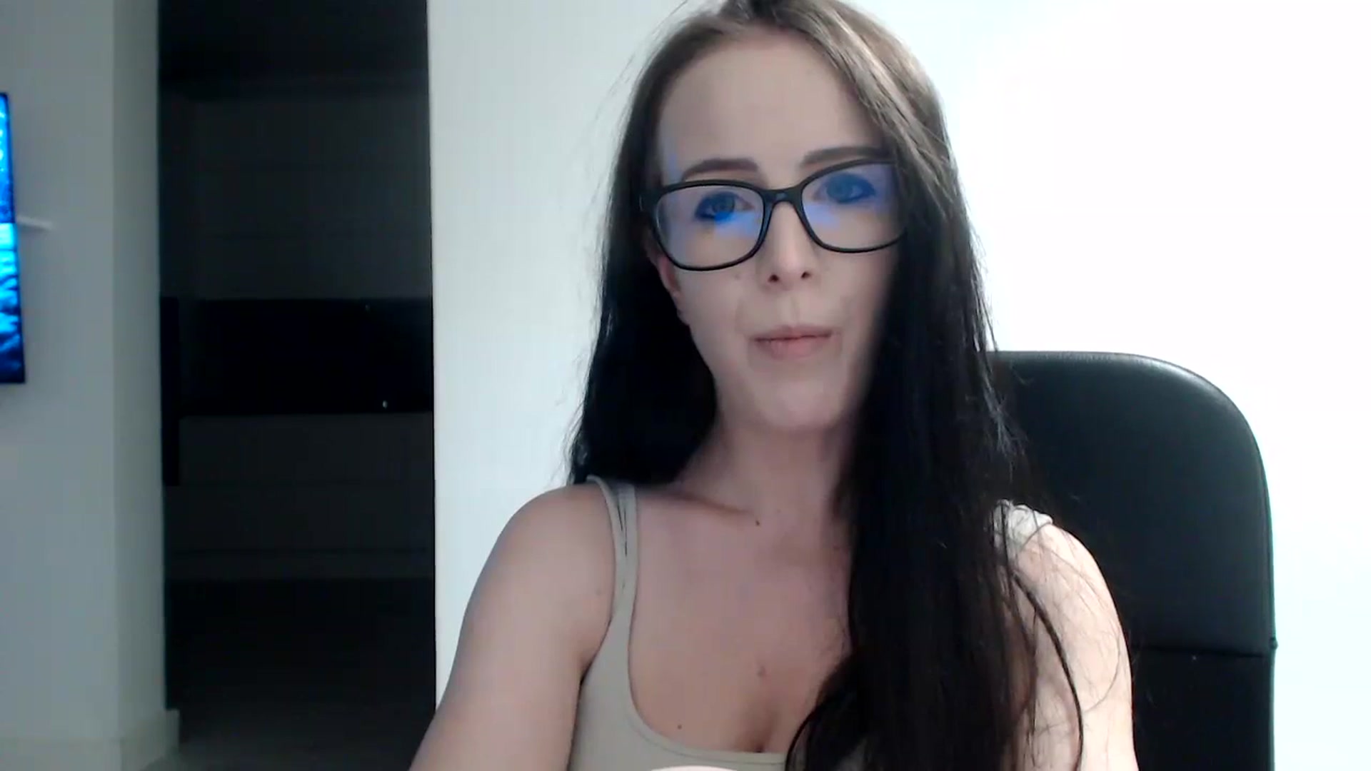 Gallery image thumbnail from Alexys23's myfreecams stream on, 09/18/2023, 03:38 image 7 of 20