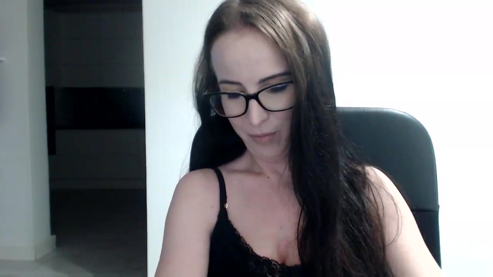 Gallery image thumbnail from Alexys23's myfreecams stream on, 10/08/2023, 24:44 image 20 of 20