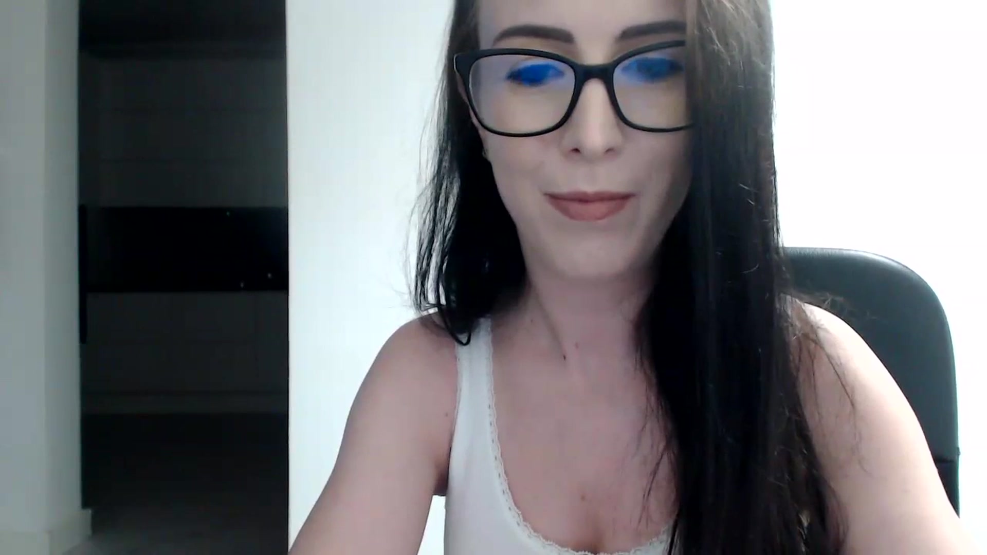 Gallery image thumbnail from Alexys23's myfreecams stream on, 10/09/2023, 02:40 image 3 of 20