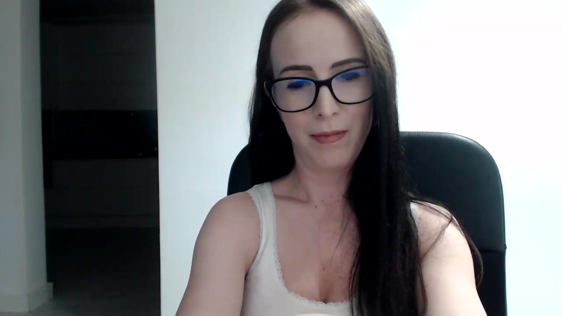 Gallery image thumbnail from Alexys23's myfreecams stream on, 10/09/2023, 02:40 image 13 of 20