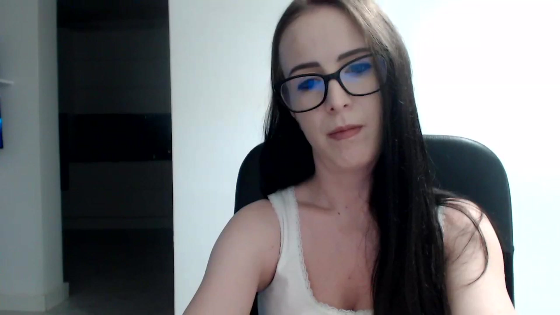 Gallery image thumbnail from Alexys23's myfreecams stream on, 10/09/2023, 02:40 image 17 of 20