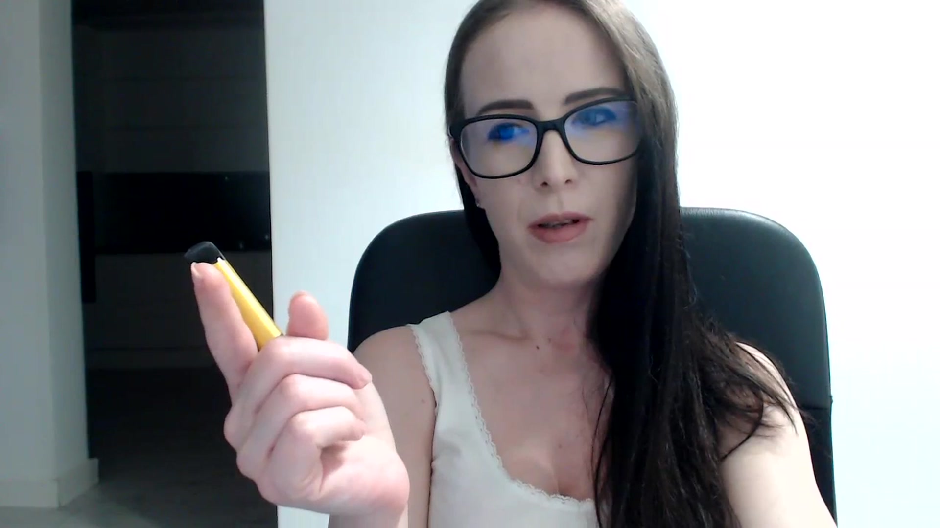 Gallery image thumbnail from Alexys23's myfreecams stream on, 10/09/2023, 02:40 image 9 of 20