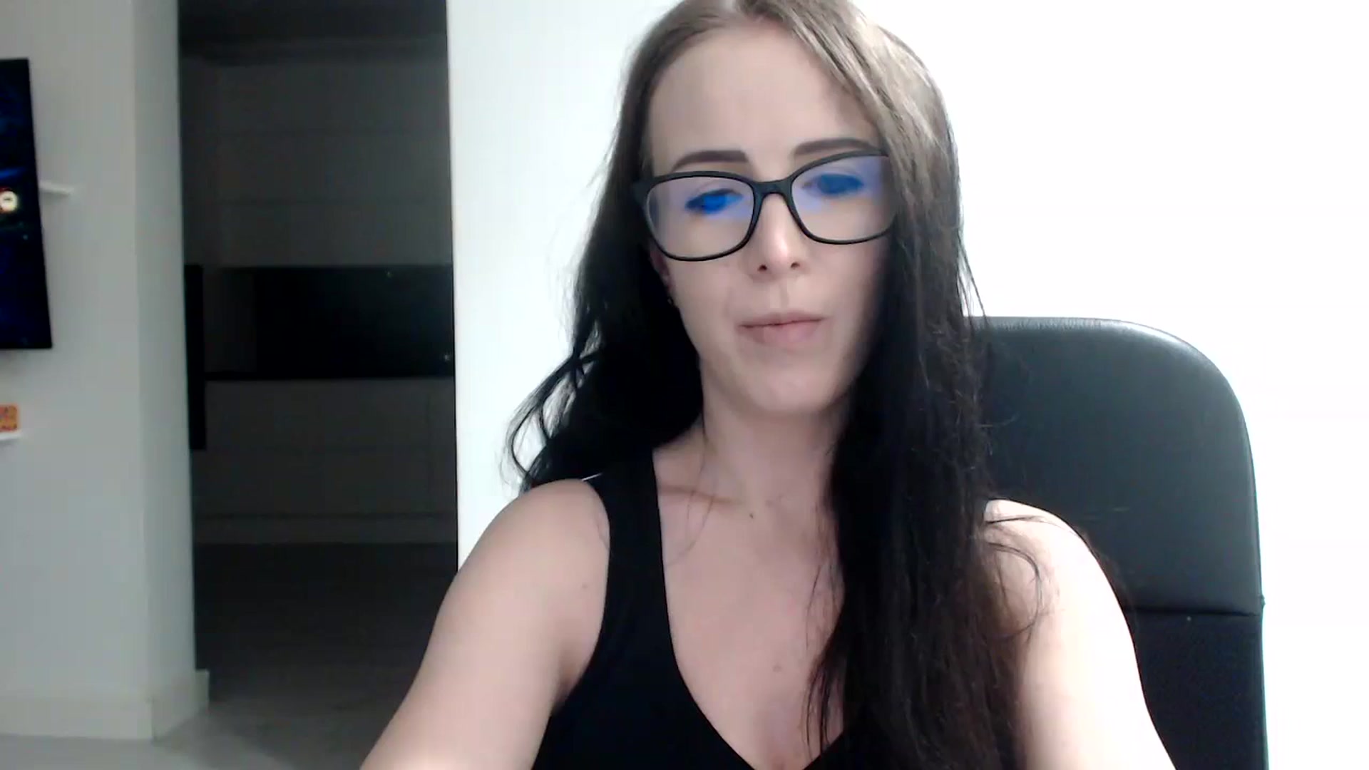 Gallery image thumbnail from Alexys23's myfreecams stream on, 10/15/2023, 02:54 image 18 of 20