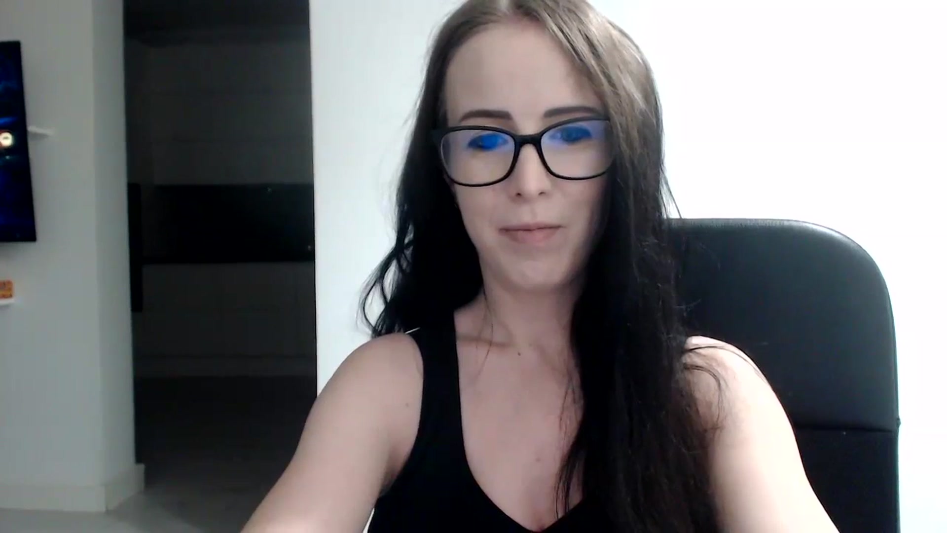 Gallery image thumbnail from Alexys23's myfreecams stream on, 10/15/2023, 02:54 image 15 of 20