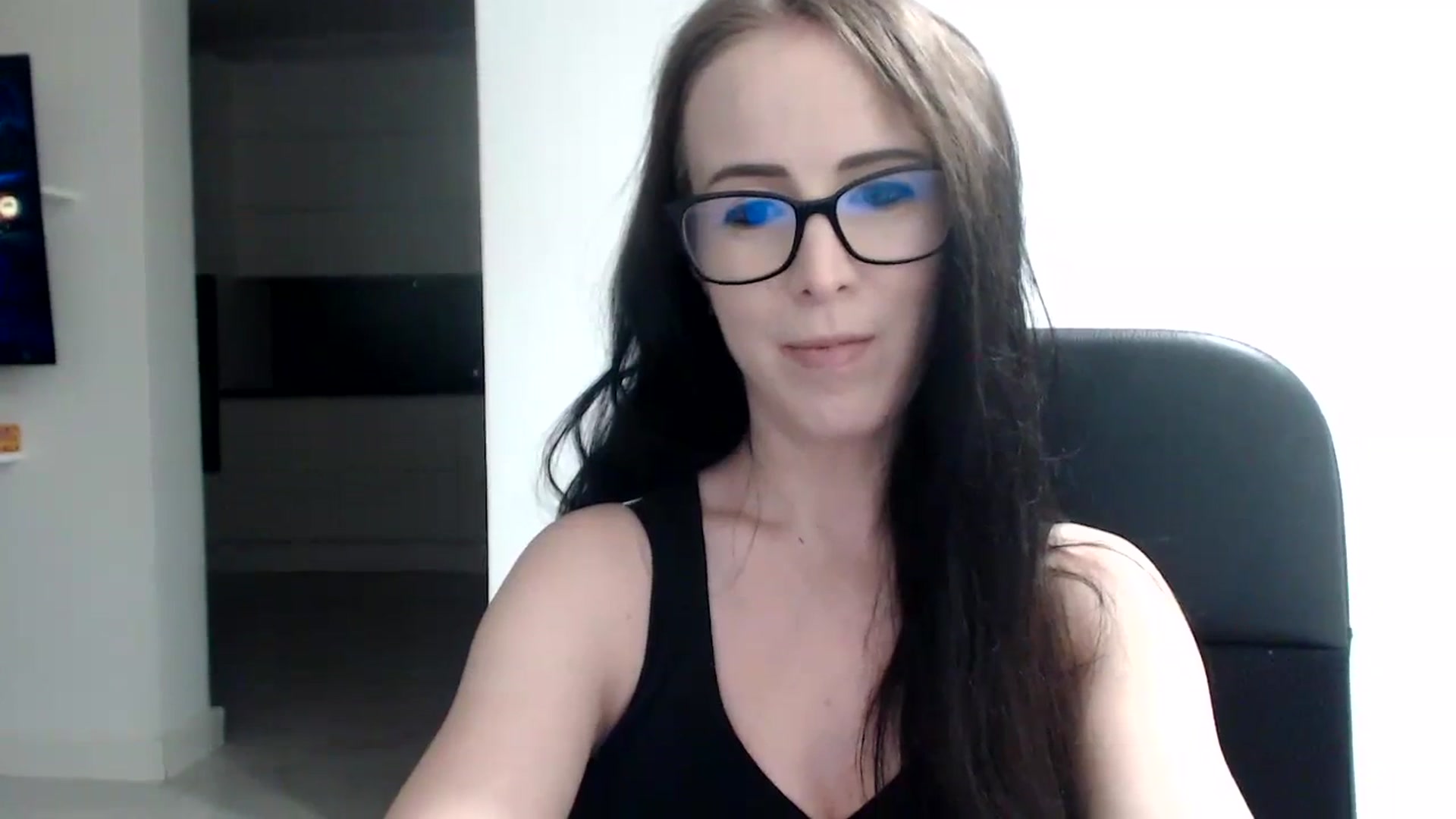 Gallery image thumbnail from Alexys23's myfreecams stream on, 10/15/2023, 02:54 image 16 of 20