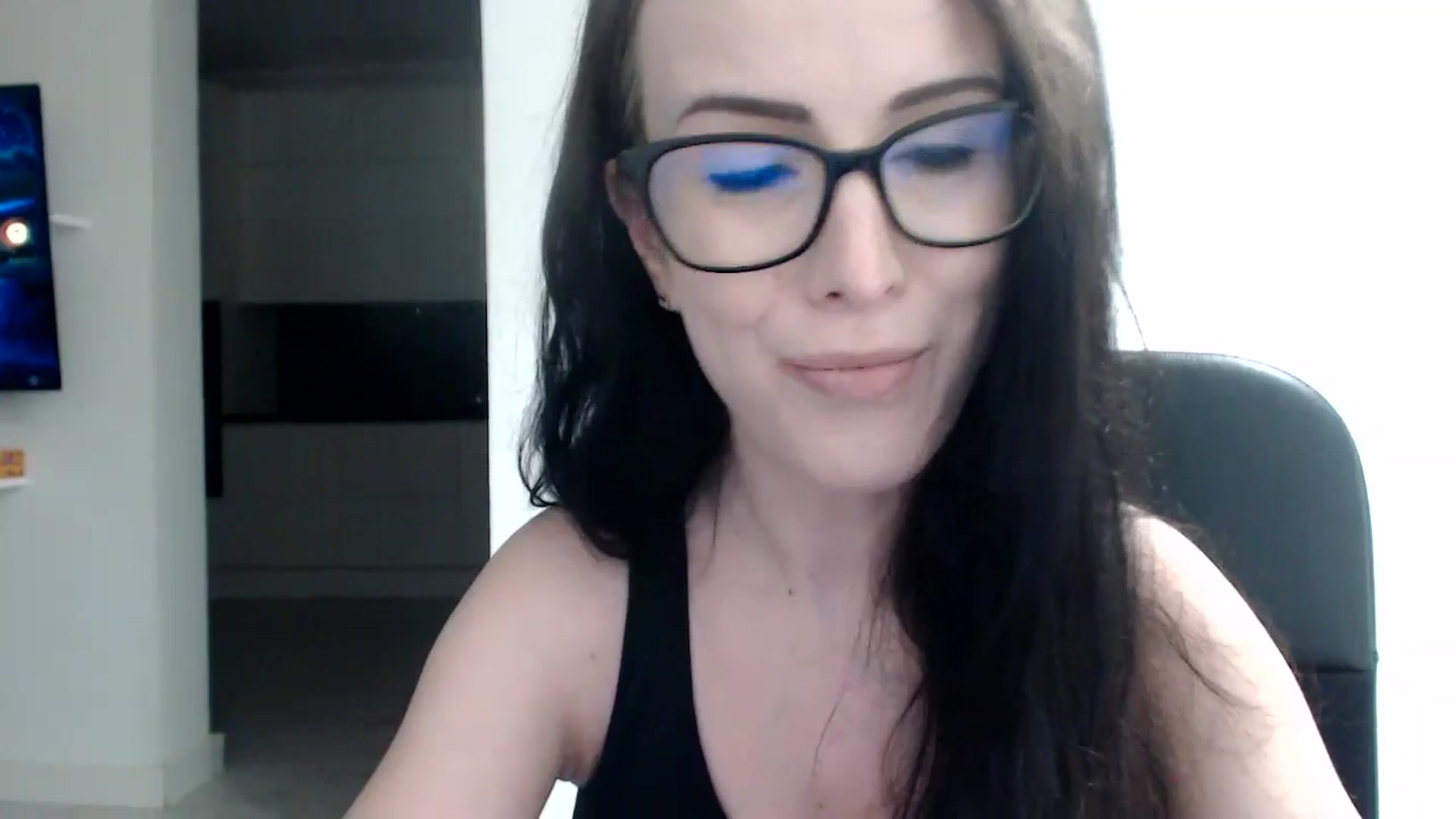 Gallery image thumbnail from Alexys23's myfreecams stream on, 10/15/2023, 02:54 image 3 of 20