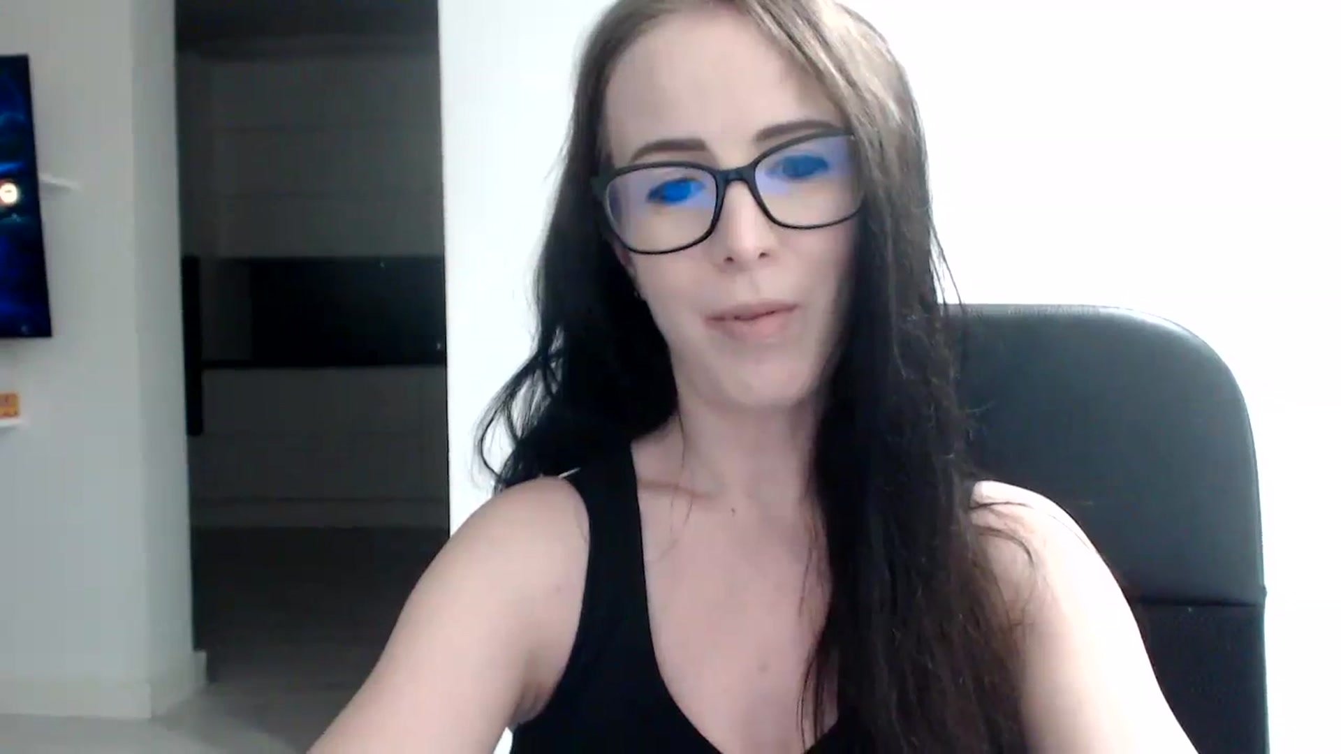 Gallery image thumbnail from Alexys23's myfreecams stream on, 10/15/2023, 02:54 image 14 of 20