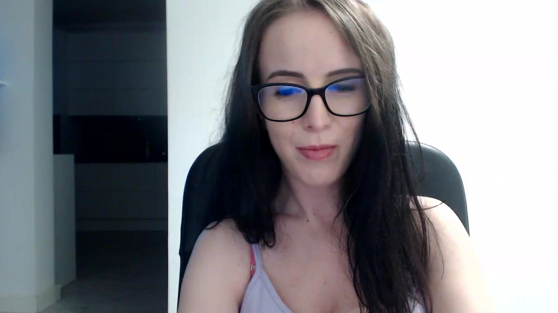 Gallery image thumbnail from Alexys23's myfreecams stream on, 11/11/2023, 04:12 image 1 of 20