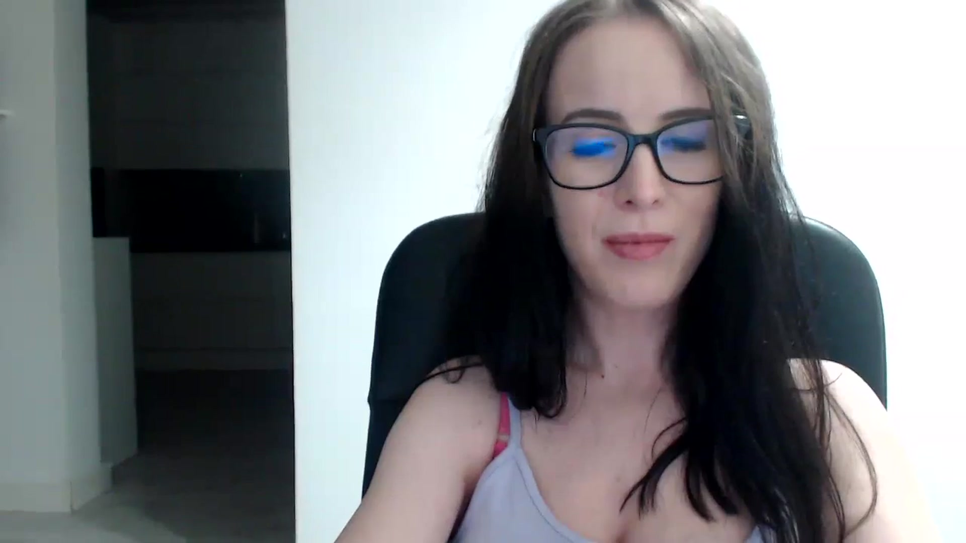 Gallery image thumbnail from Alexys23's myfreecams stream on, 11/11/2023, 04:12 image 10 of 20
