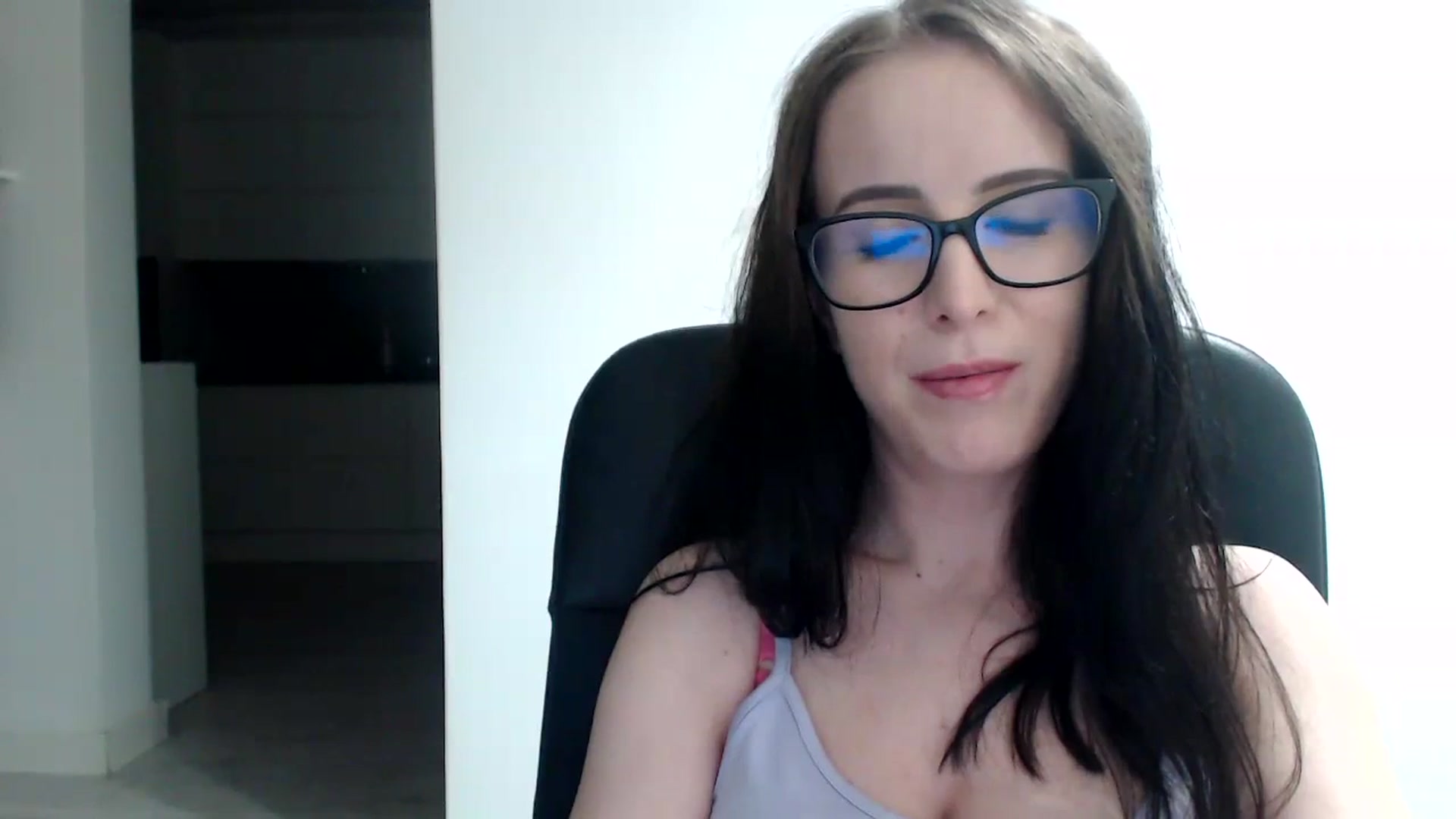 Gallery image thumbnail from Alexys23's myfreecams stream on, 11/11/2023, 04:12 image 13 of 20