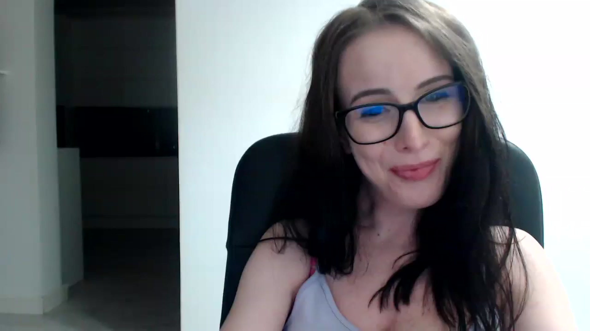 Gallery image thumbnail from Alexys23's myfreecams stream on, 11/11/2023, 04:12 image 16 of 20