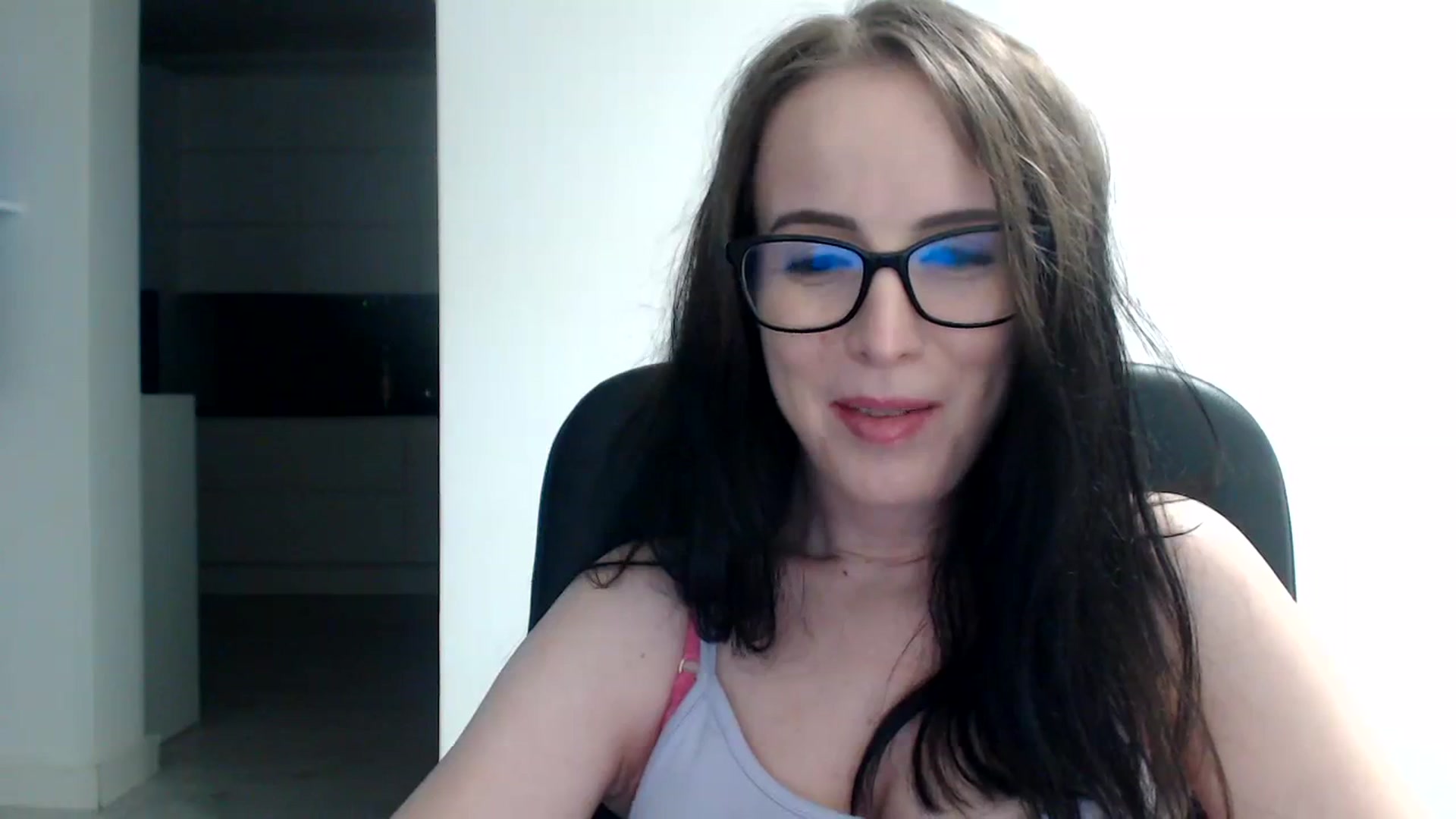 Gallery image thumbnail from Alexys23's myfreecams stream on, 11/11/2023, 04:12 image 4 of 20