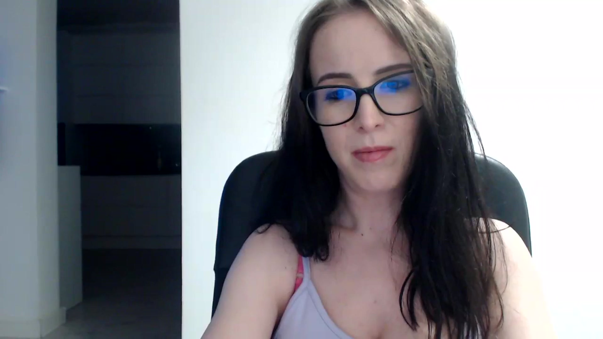 Gallery image thumbnail from Alexys23's myfreecams stream on, 11/11/2023, 04:12 image 2 of 20
