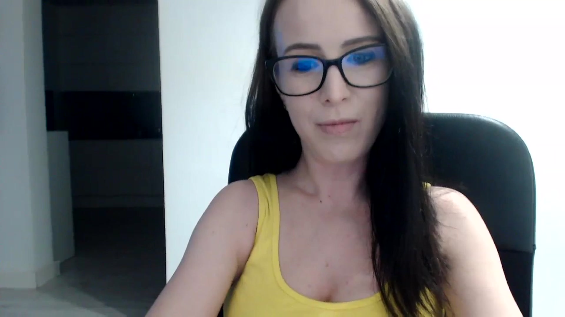 Gallery image thumbnail from Alexys23's myfreecams stream on, 11/13/2023, 02:49 image 10 of 20