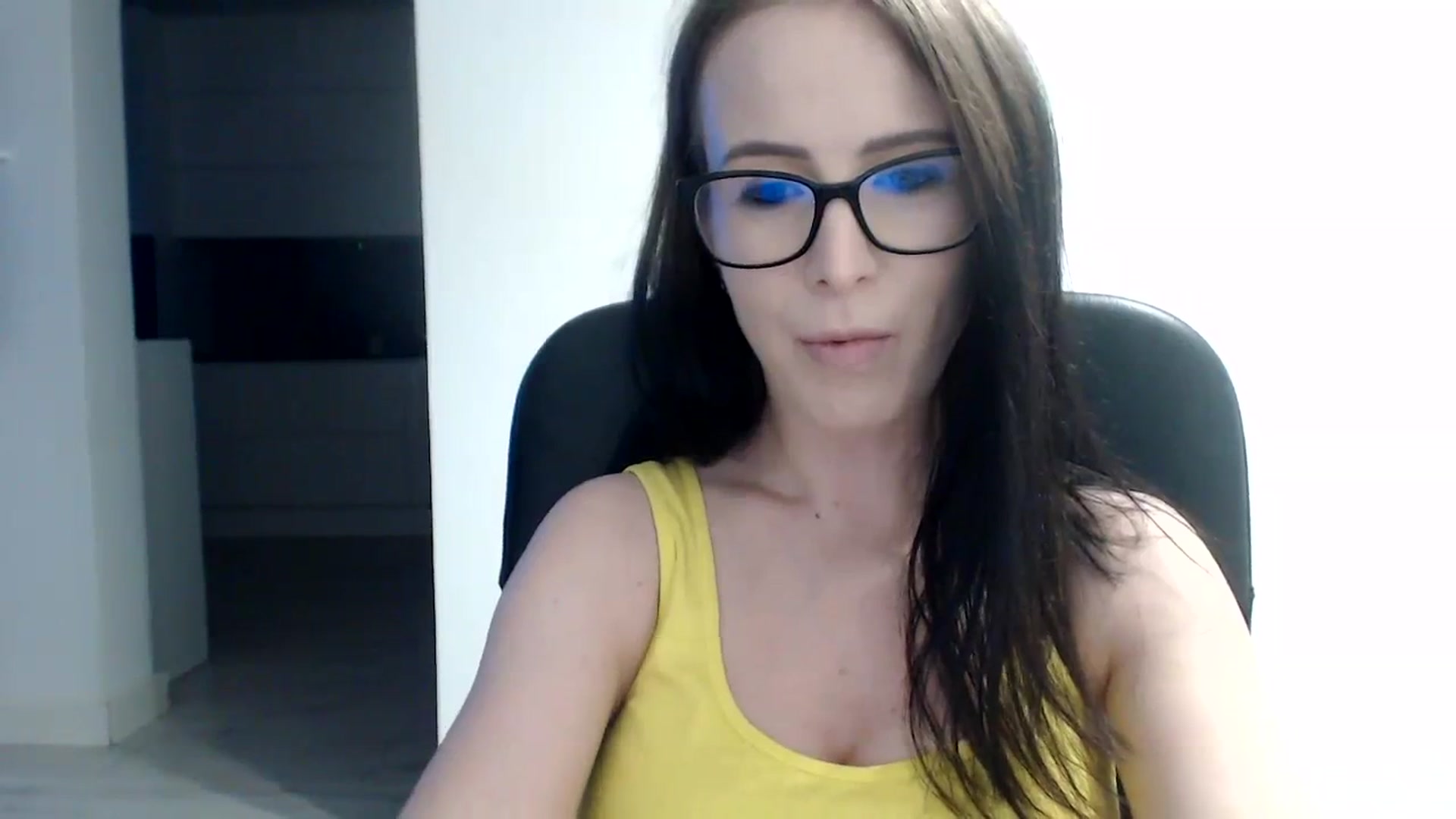 Gallery image thumbnail from Alexys23's myfreecams stream on, 11/13/2023, 02:49 image 11 of 20