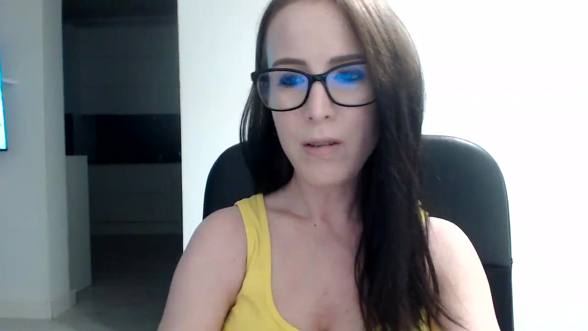 Gallery image thumbnail from Alexys23's myfreecams stream on, 11/13/2023, 02:49 image 2 of 20