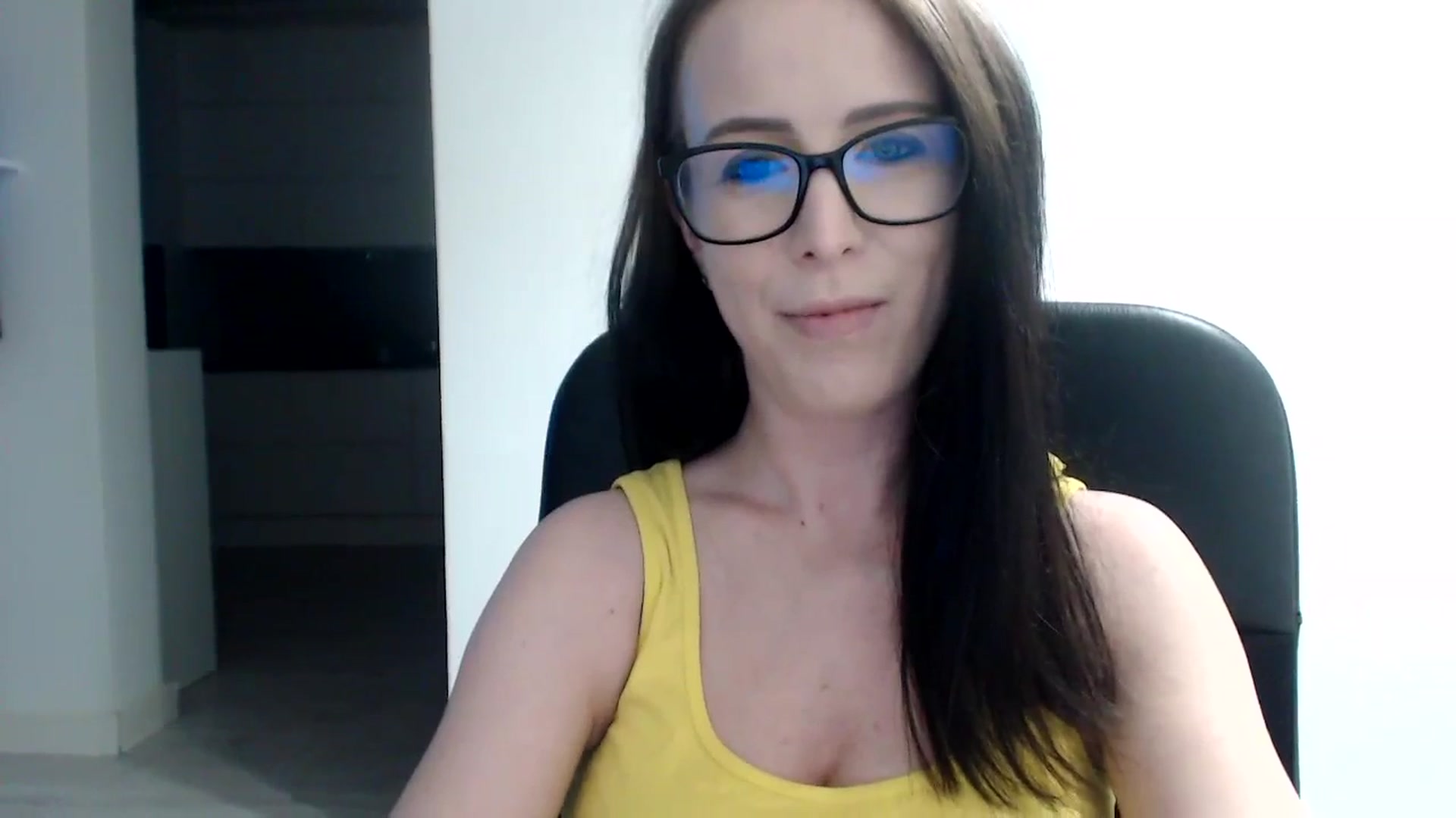 Gallery image thumbnail from Alexys23's myfreecams stream on, 11/13/2023, 02:49 image 8 of 20