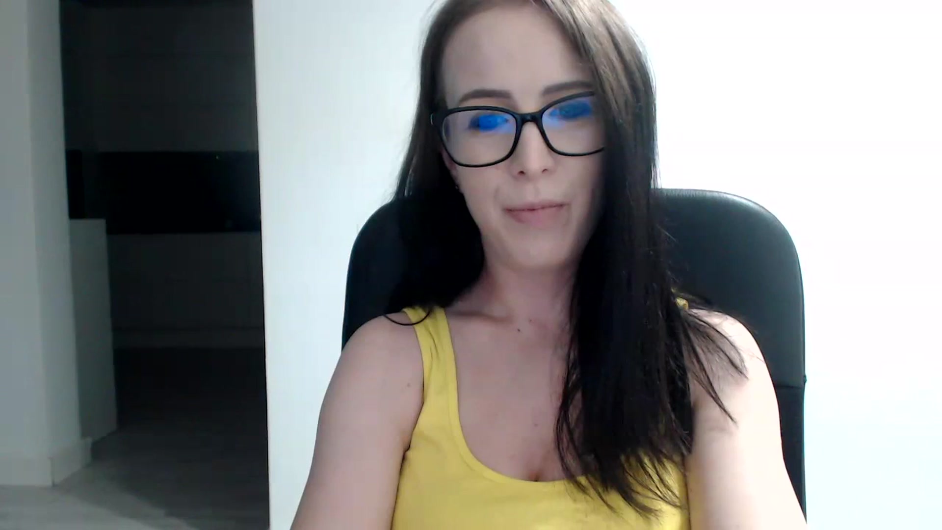 Gallery image thumbnail from Alexys23's myfreecams stream on, 11/13/2023, 02:49 image 14 of 20