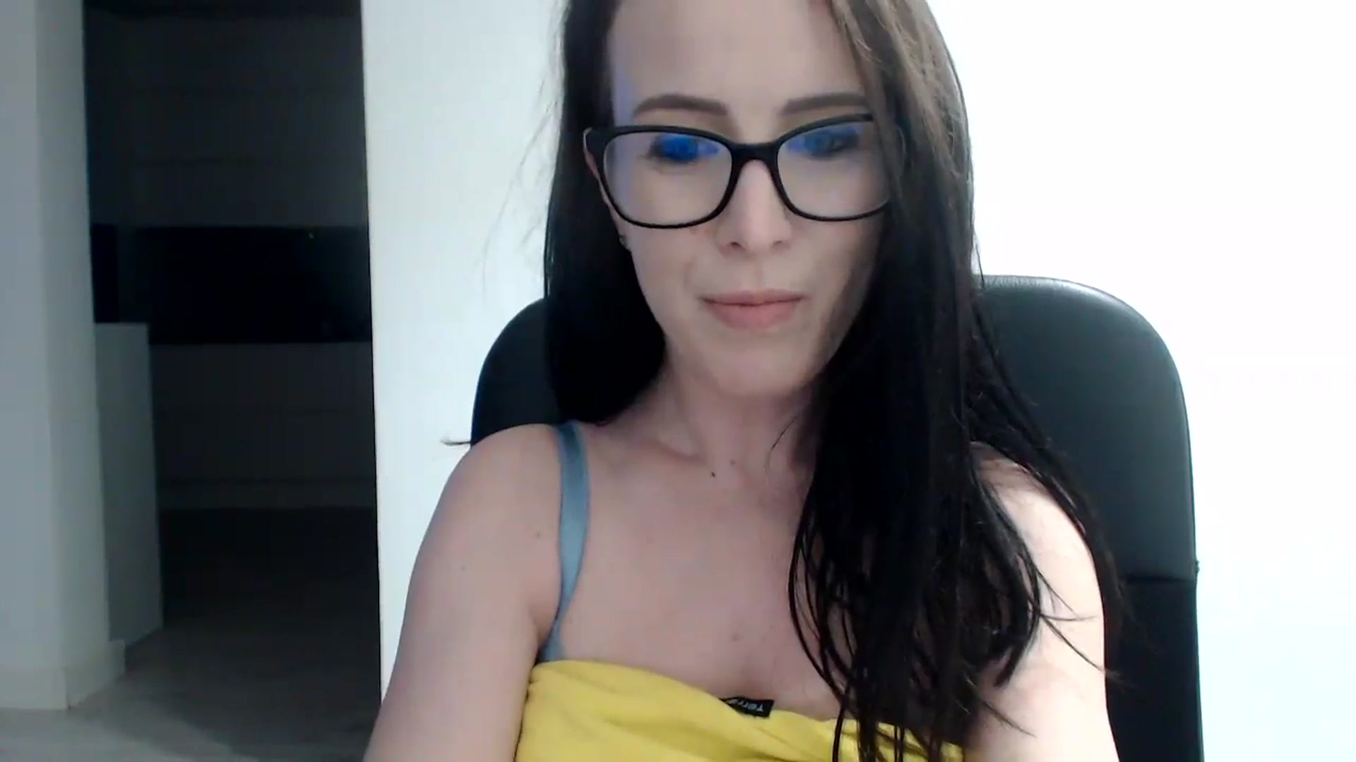 Gallery image thumbnail from Alexys23's myfreecams stream on, 11/13/2023, 05:10 image 18 of 20
