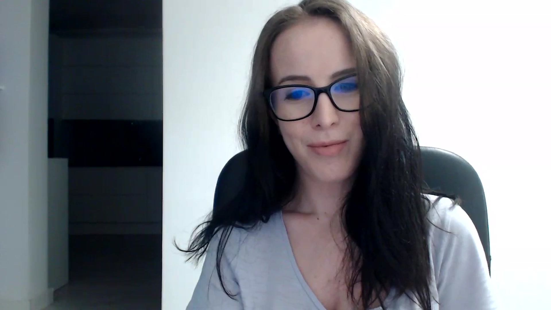 Gallery image thumbnail from Alexys23's myfreecams stream on, 11/25/2023, 02:41 image 14 of 20