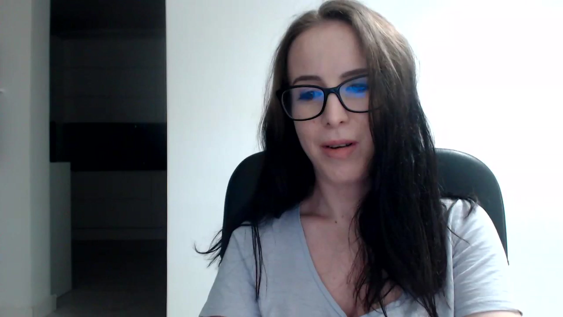 Gallery image thumbnail from Alexys23's myfreecams stream on, 11/25/2023, 02:41 image 10 of 20