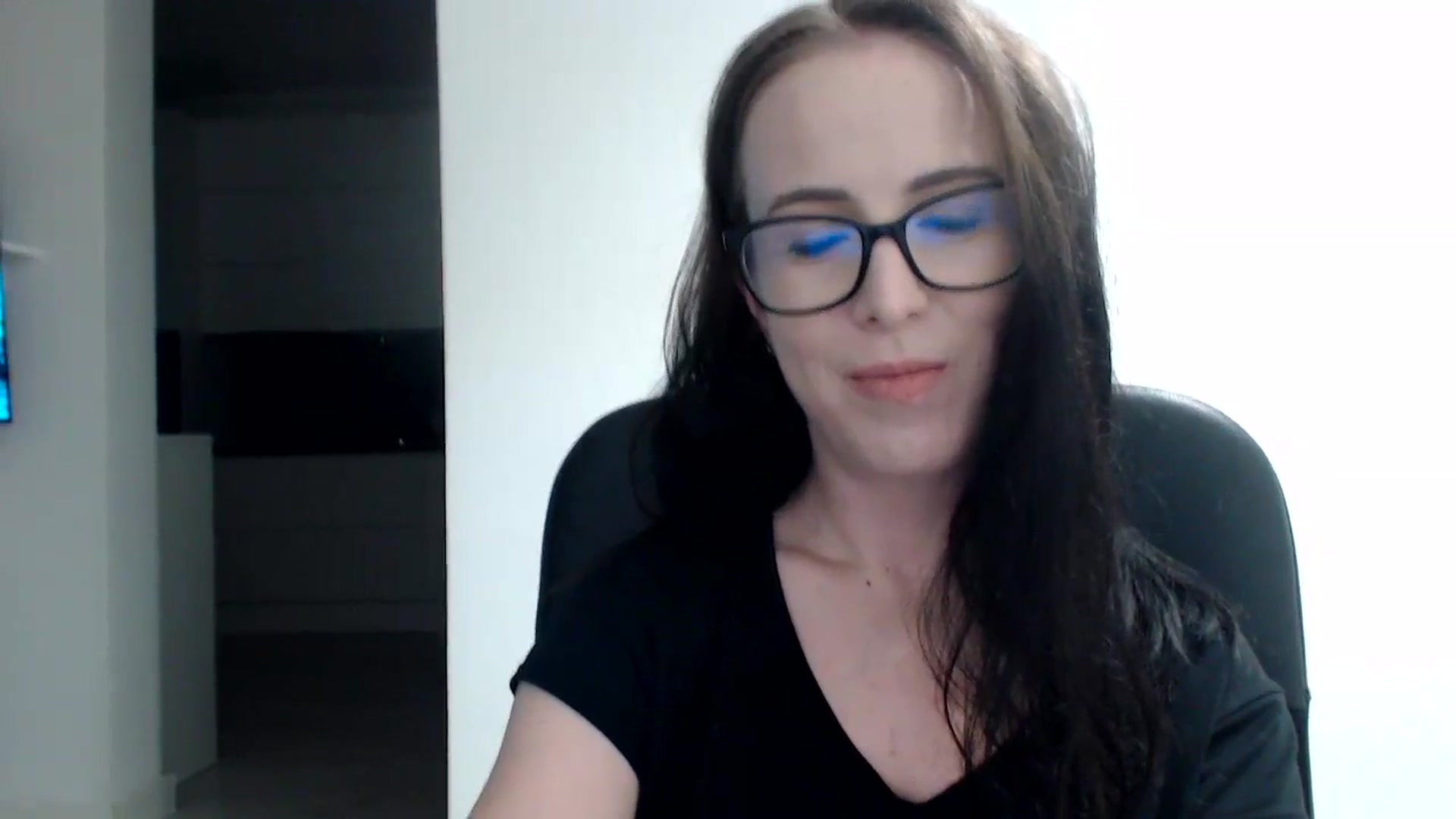 Gallery image thumbnail from Alexys23's myfreecams stream on, 11/26/2023, 01:53 image 17 of 20