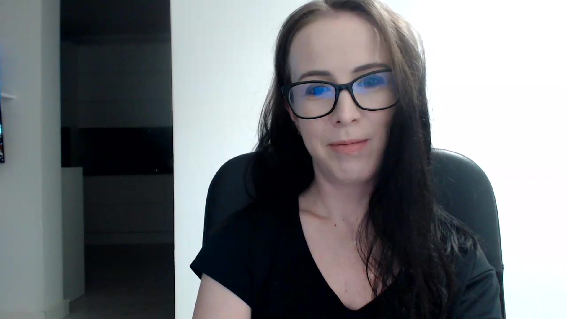 Gallery image thumbnail from Alexys23's myfreecams stream on, 11/26/2023, 01:53 image 14 of 20