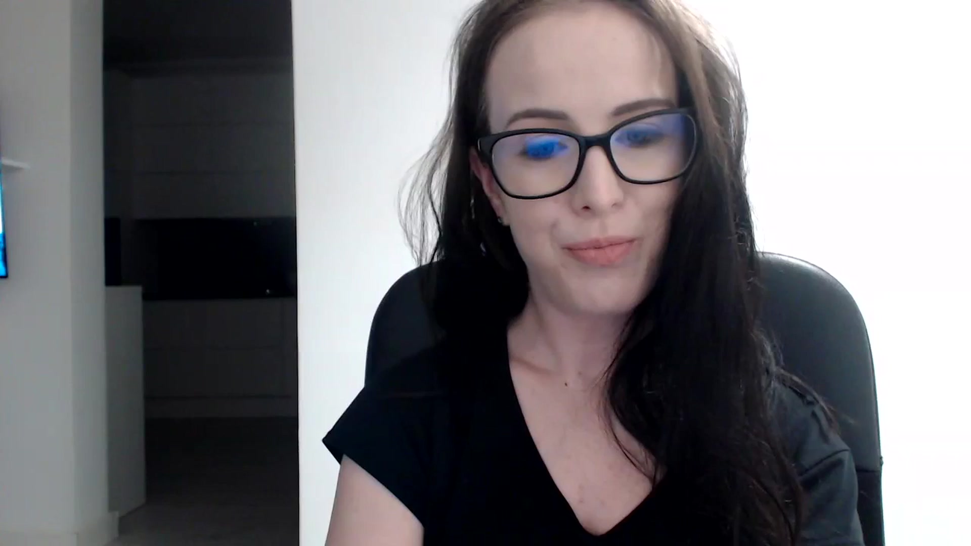 Gallery image thumbnail from Alexys23's myfreecams stream on, 11/26/2023, 01:53 image 1 of 20