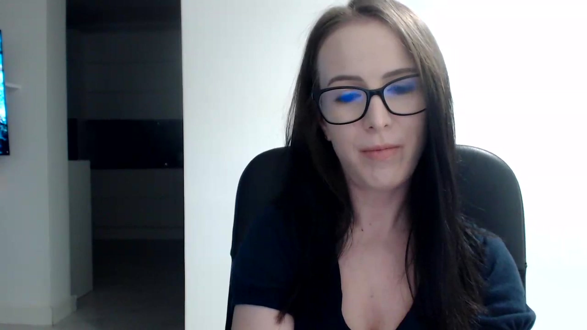 Gallery image thumbnail from Alexys23's myfreecams stream on, 11/27/2023, 02:55 image 6 of 20
