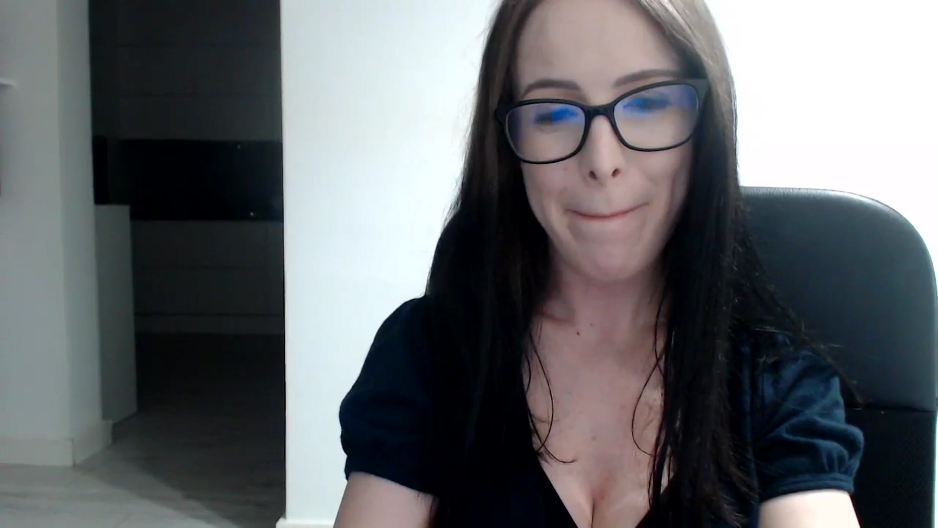 Gallery image thumbnail from Alexys23's myfreecams stream on, 11/27/2023, 04:19 image 20 of 20