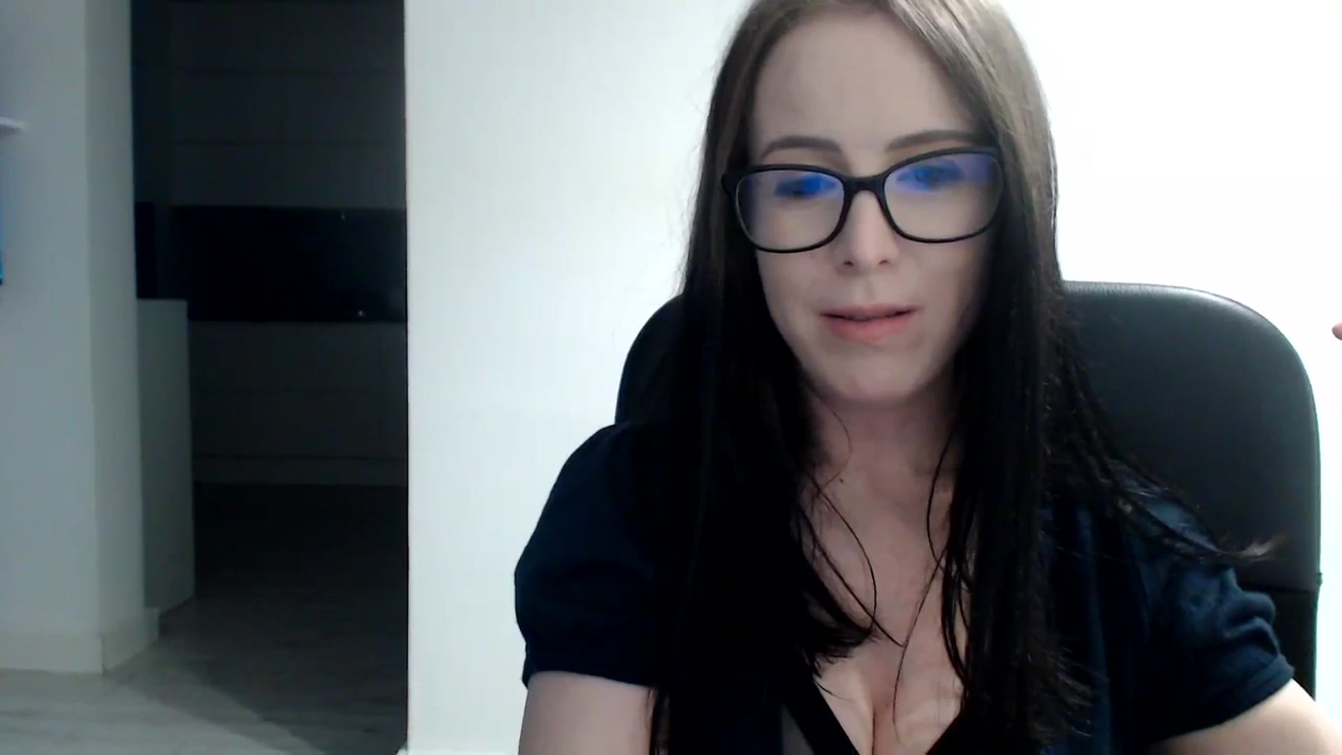 Gallery image thumbnail from Alexys23's myfreecams stream on, 11/27/2023, 05:15 image 3 of 20