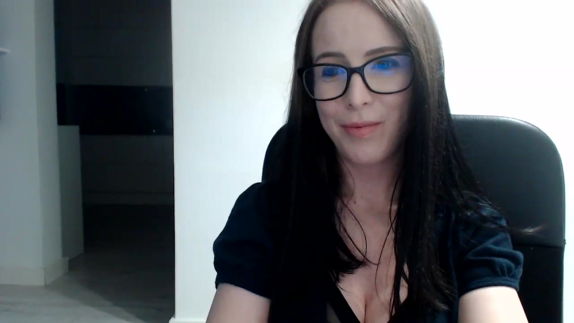 Gallery image thumbnail from Alexys23's myfreecams stream on, 11/27/2023, 05:15 image 2 of 20