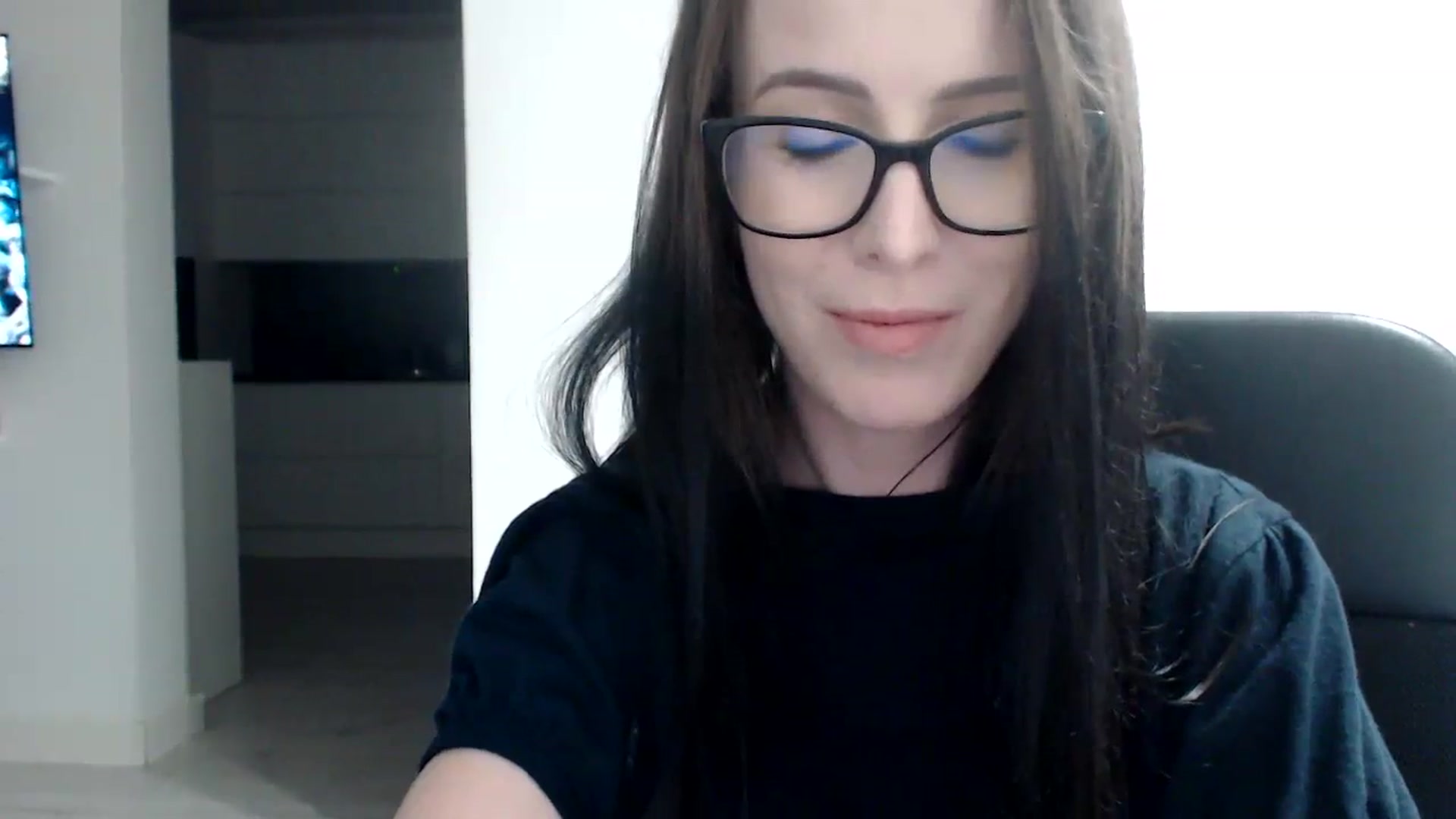 Gallery image thumbnail from Alexys23's myfreecams stream on, 11/27/2023, 06:35 image 12 of 20