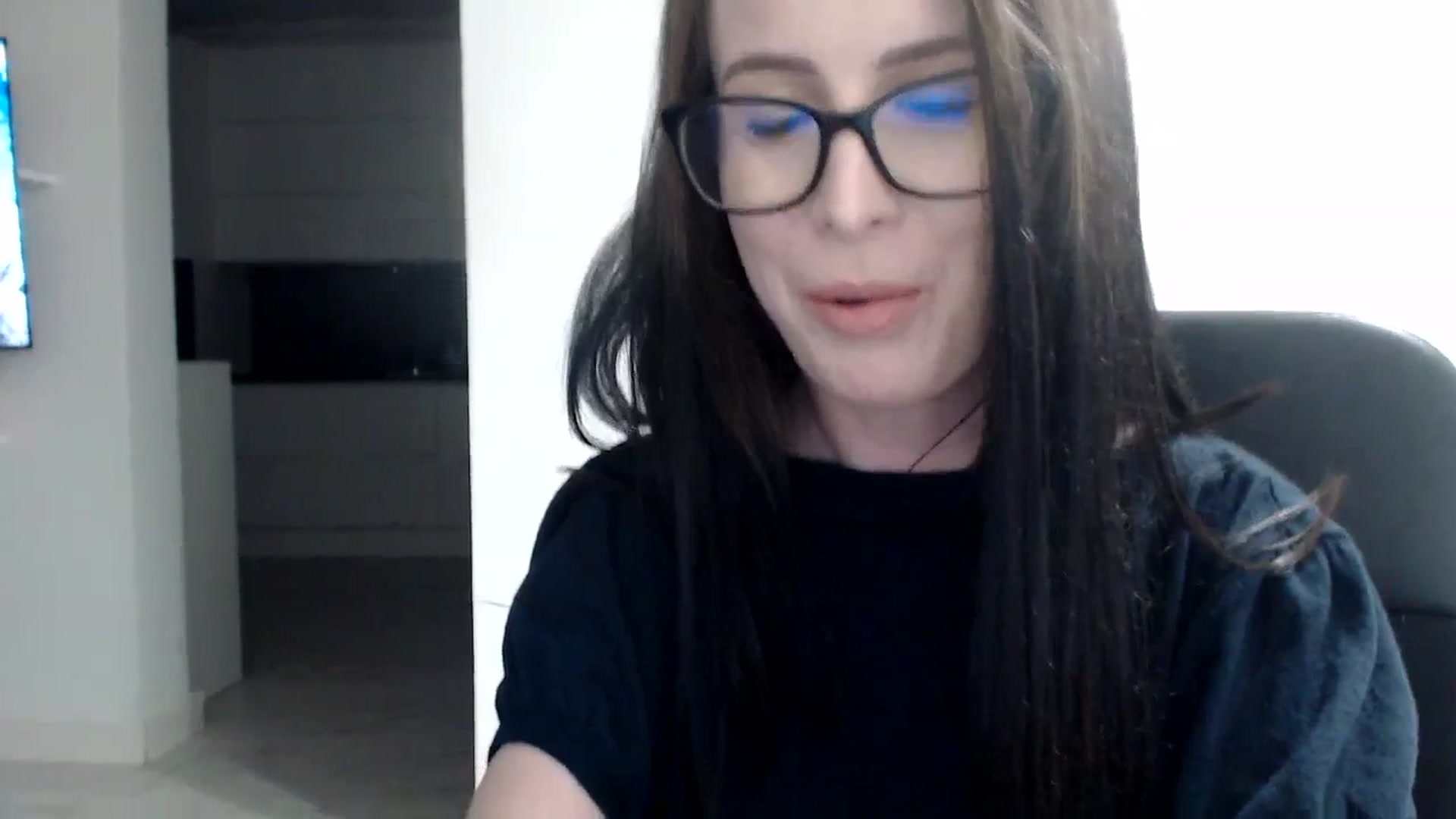 Gallery image thumbnail from Alexys23's myfreecams stream on, 11/27/2023, 06:35 image 10 of 20