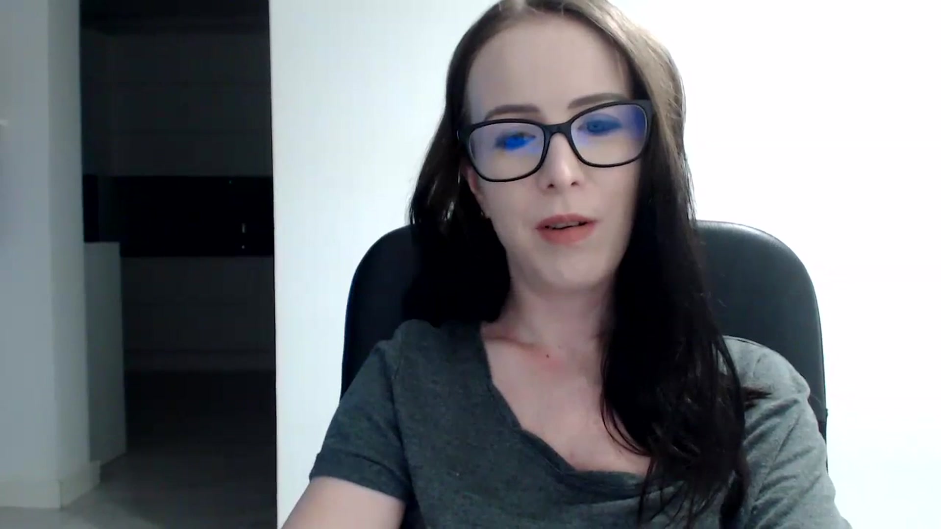 Gallery image thumbnail from Alexys23's myfreecams stream on, 12/10/2023, 03:21 image 10 of 20