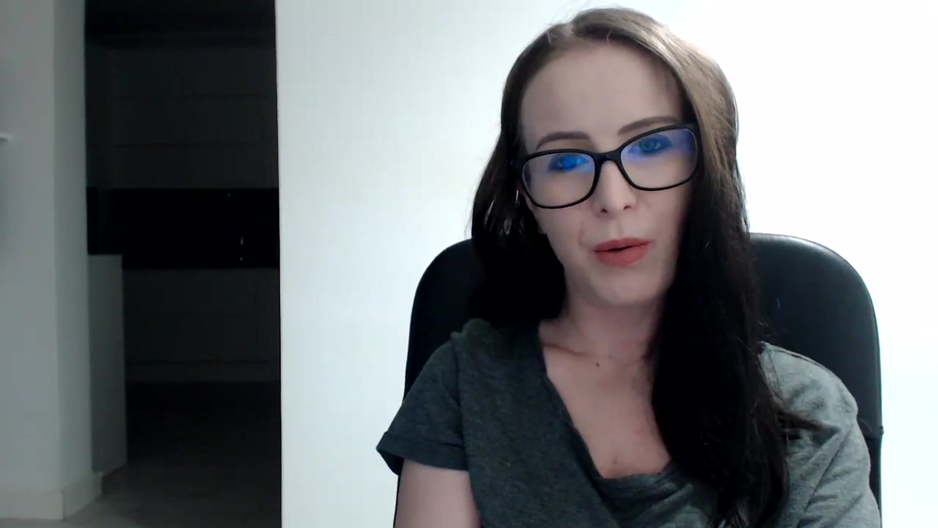 Gallery image thumbnail from Alexys23's myfreecams stream on, 12/10/2023, 03:21 image 3 of 20