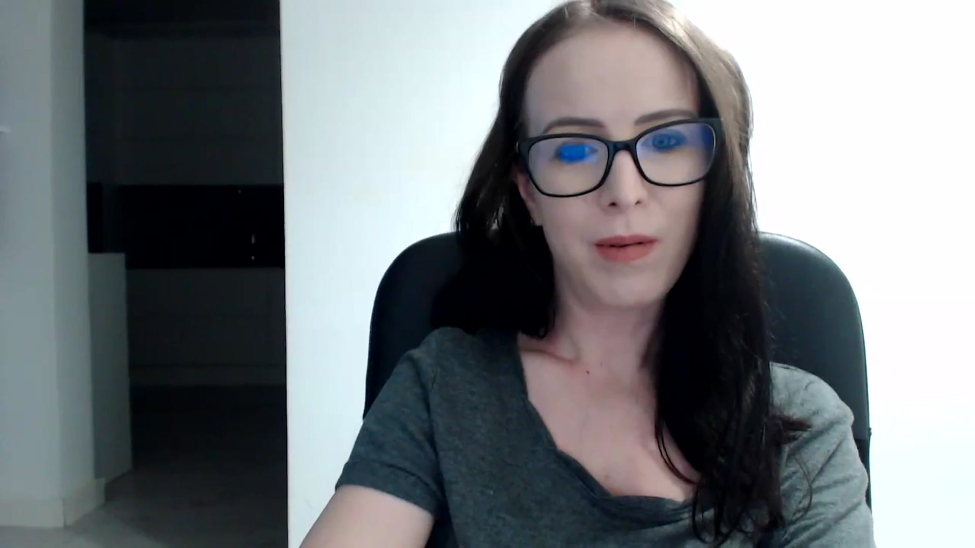 Gallery image thumbnail from Alexys23's myfreecams stream on, 12/10/2023, 03:21 image 14 of 20
