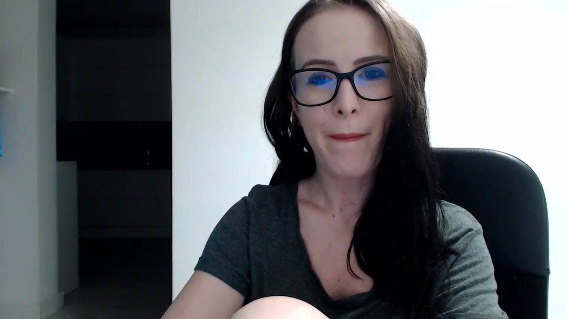 Gallery image thumbnail from Alexys23's myfreecams stream on, 12/10/2023, 03:21 image 1 of 20