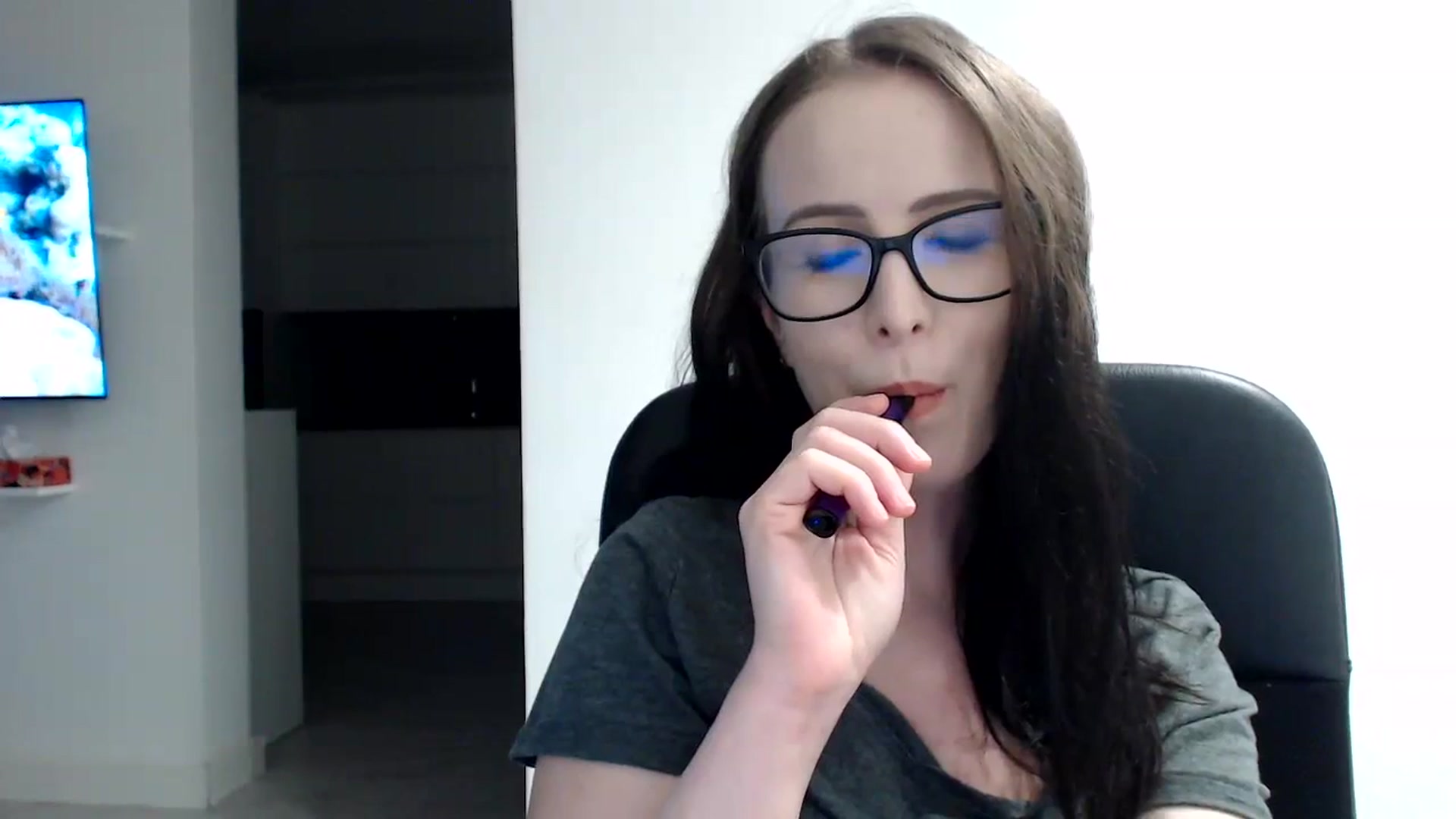 Gallery image thumbnail from Alexys23's myfreecams stream on, 12/10/2023, 04:37 image 7 of 20