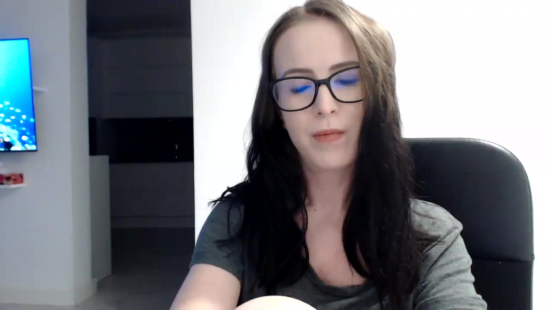 Gallery image thumbnail from Alexys23's myfreecams stream on, 12/10/2023, 04:37 image 14 of 20