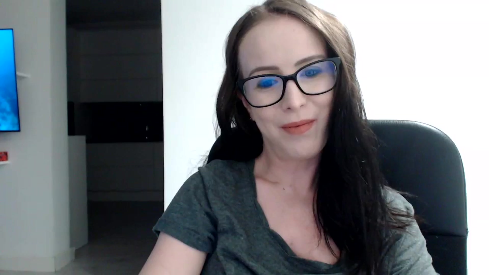 Gallery image thumbnail from Alexys23's myfreecams stream on, 12/10/2023, 04:37 image 3 of 20