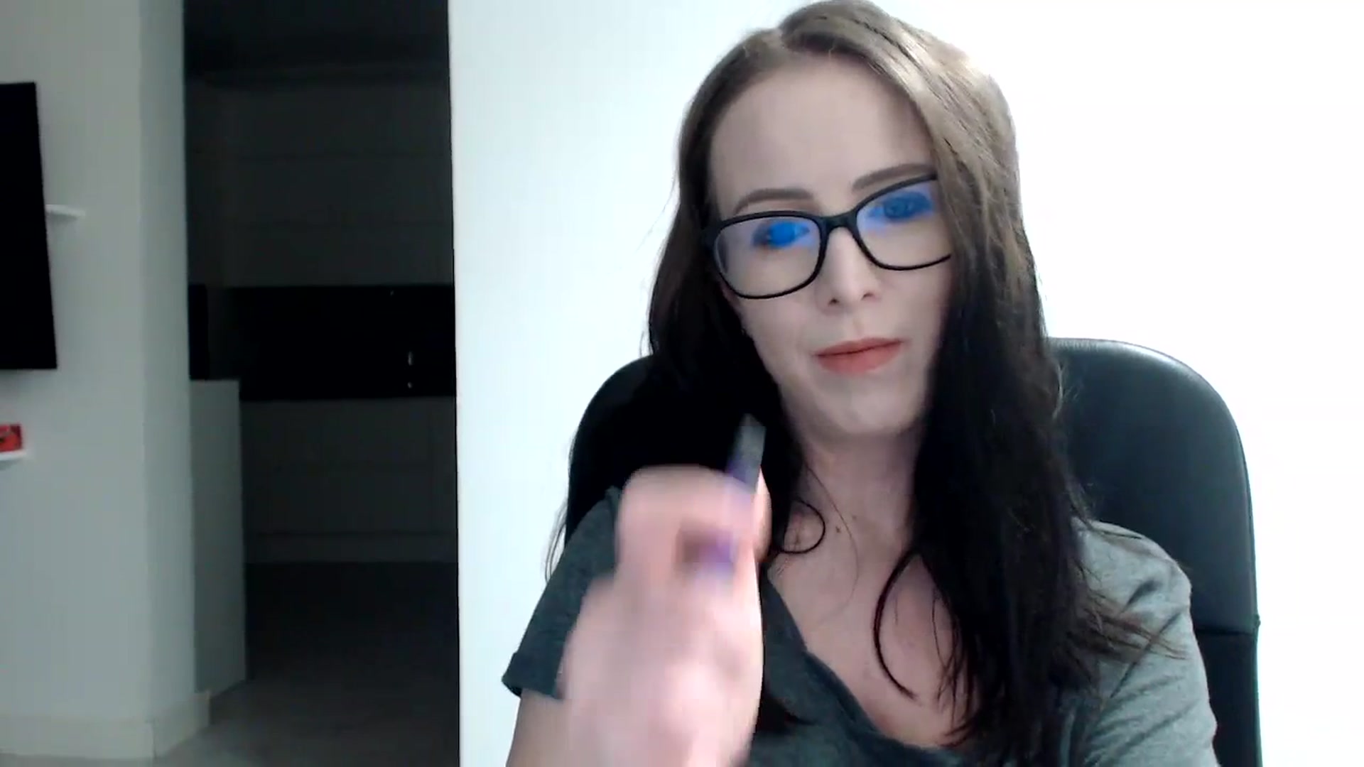 Gallery image thumbnail from Alexys23's myfreecams stream on, 12/10/2023, 04:37 image 2 of 20
