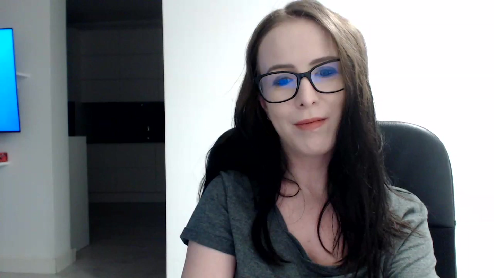 Gallery image thumbnail from Alexys23's myfreecams stream on, 12/10/2023, 04:37 image 1 of 20