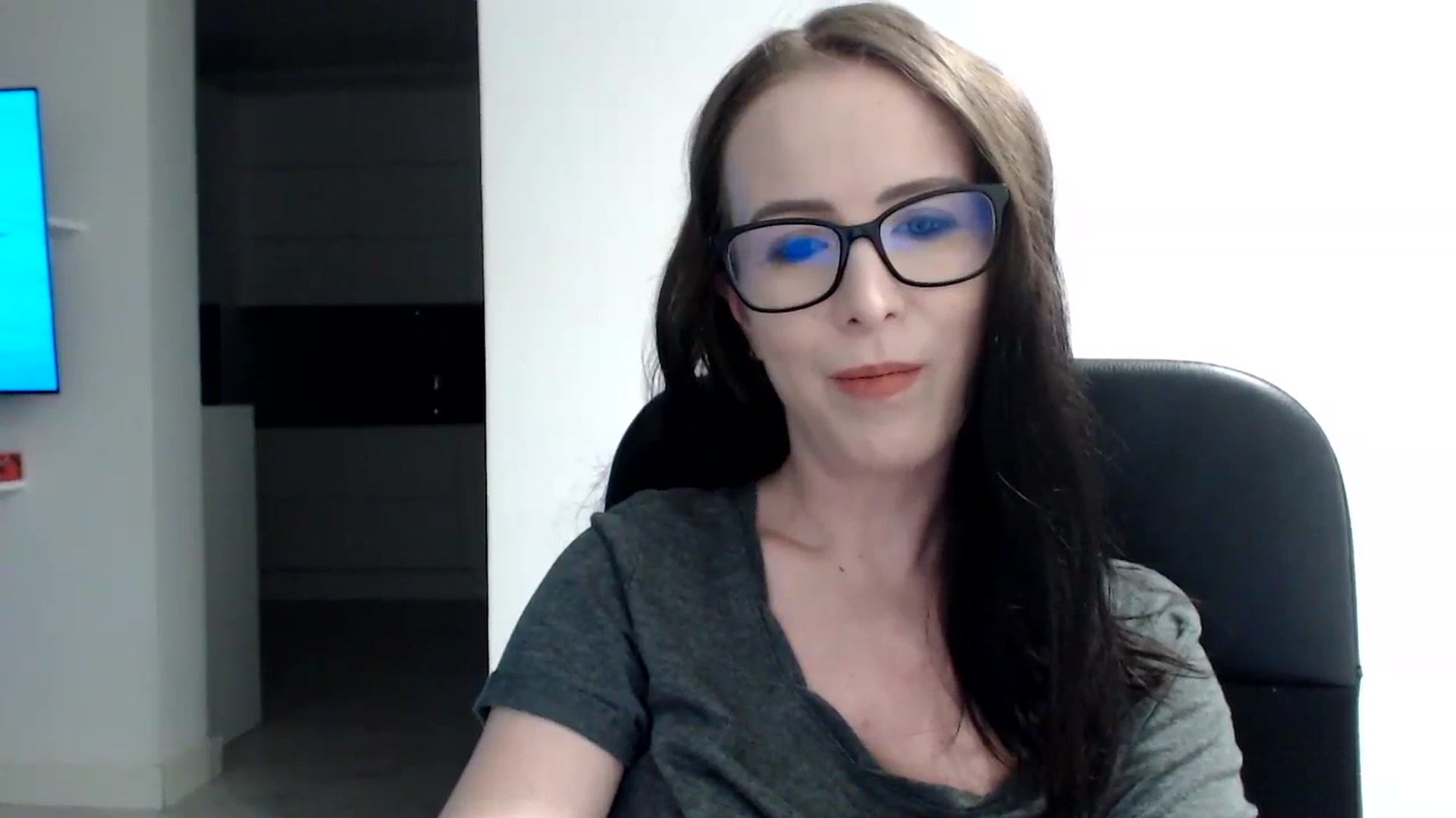 Gallery image thumbnail from Alexys23's myfreecams stream on, 12/10/2023, 04:37 image 4 of 20