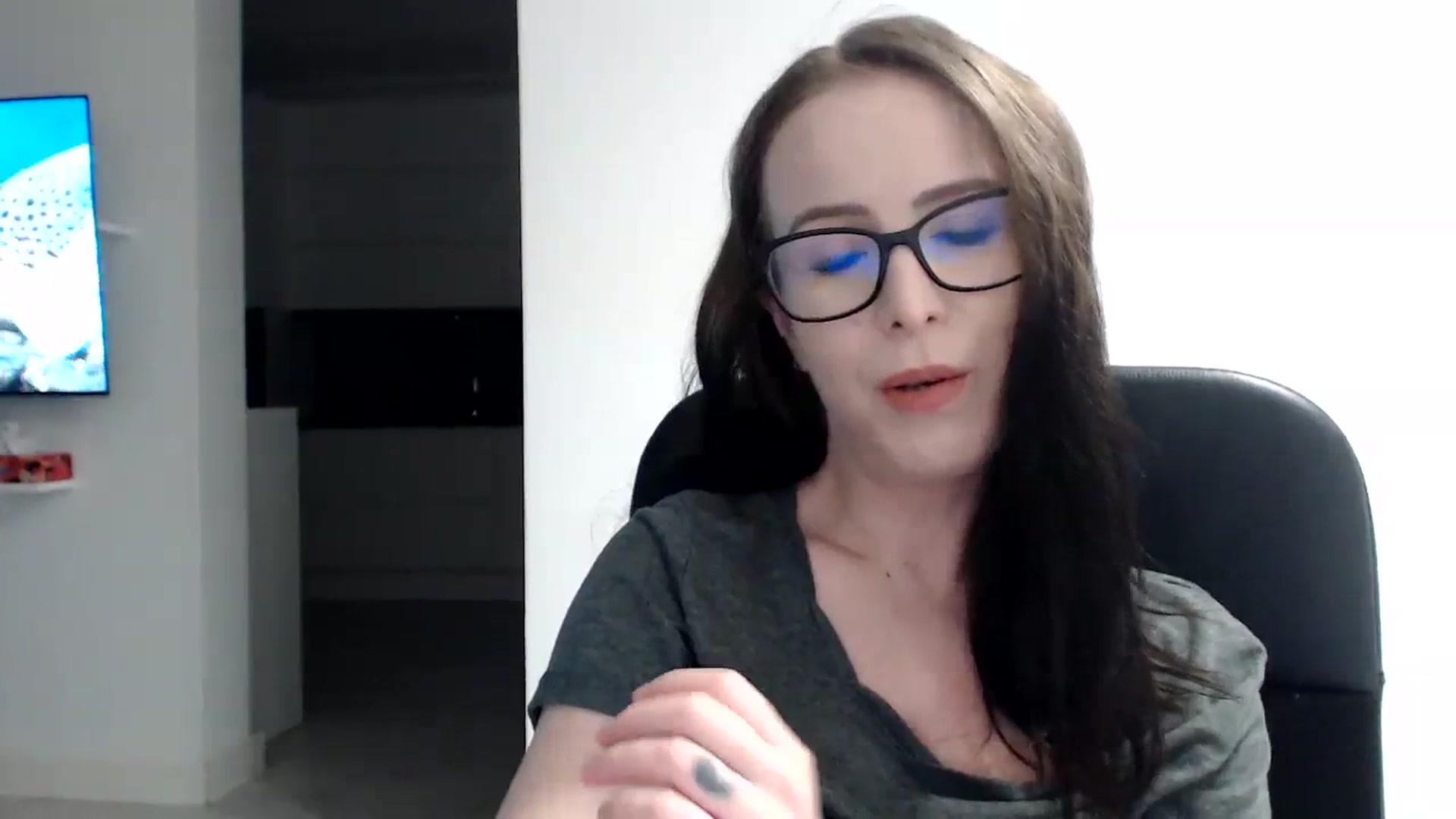 Gallery image thumbnail from Alexys23's myfreecams stream on, 12/10/2023, 04:37 image 5 of 20