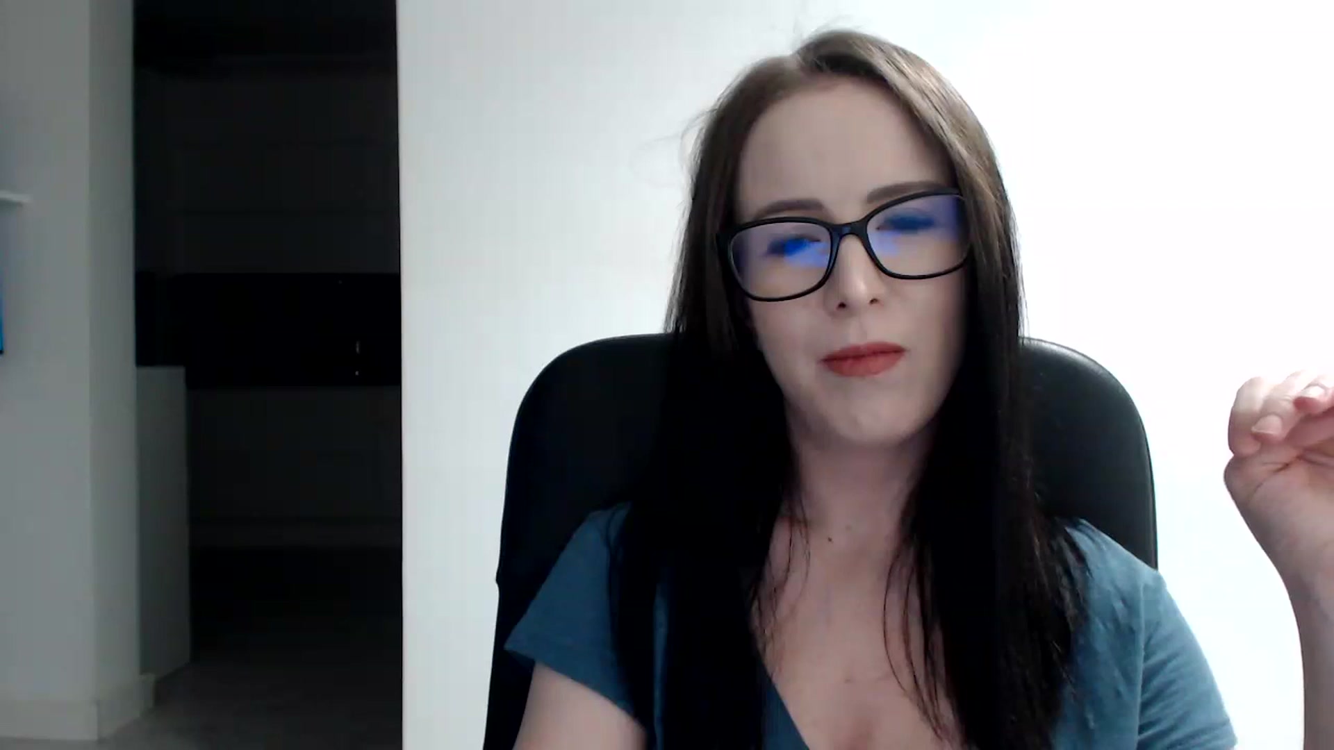 Gallery image thumbnail from Alexys23's myfreecams stream on, 12/11/2023, 03:06 image 17 of 20