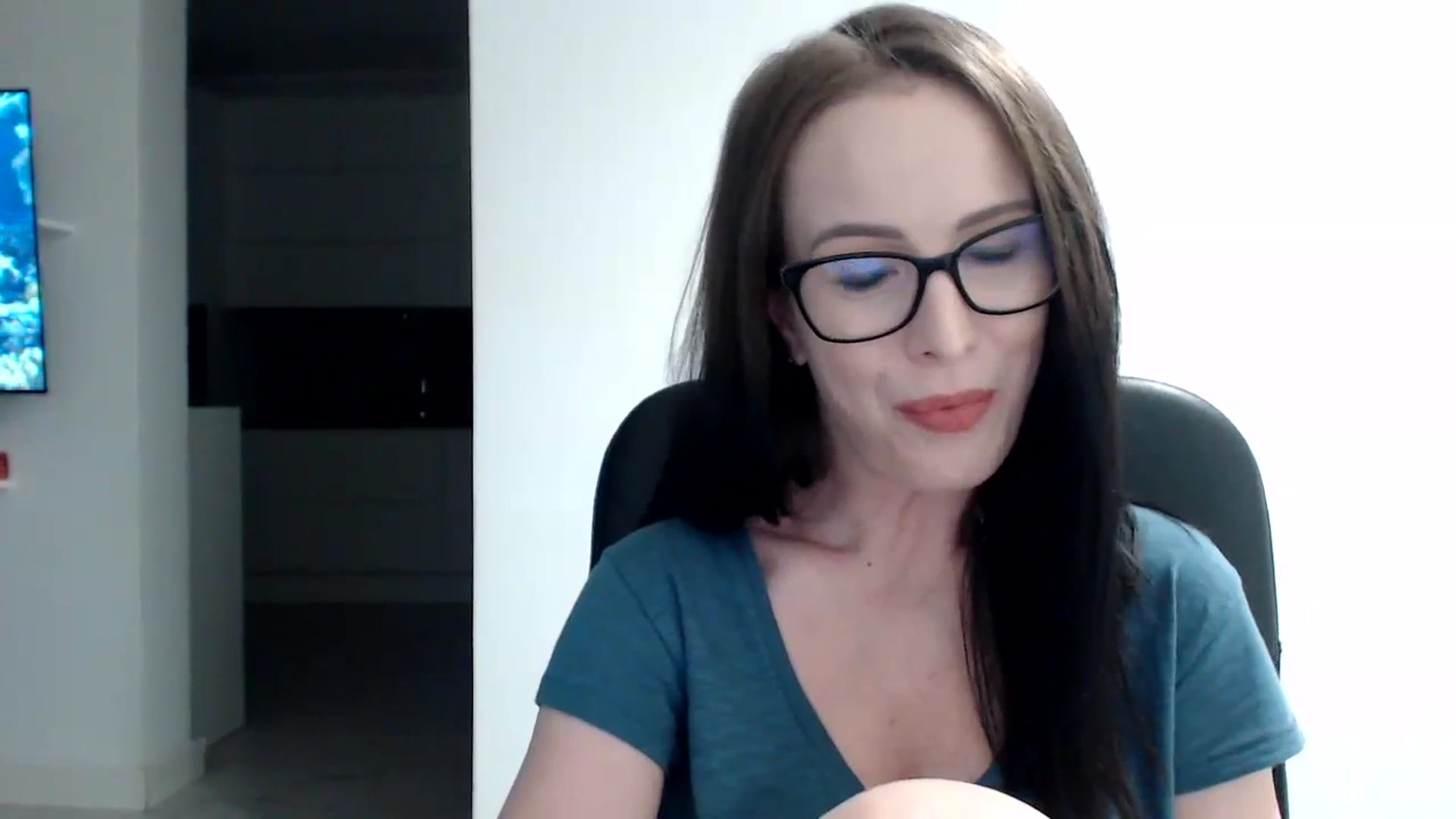 Gallery image thumbnail from Alexys23's myfreecams stream on, 12/11/2023, 03:06 image 10 of 20