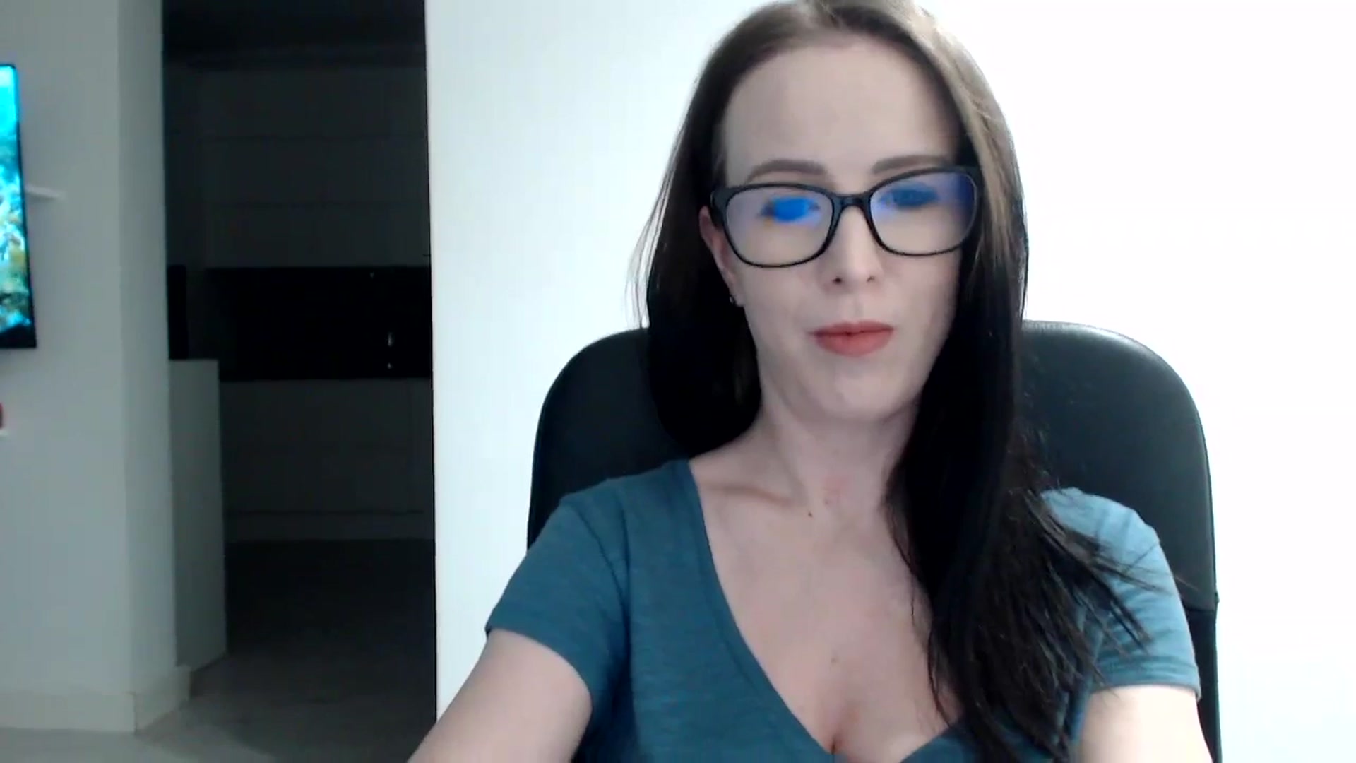 Gallery image thumbnail from Alexys23's myfreecams stream on, 12/11/2023, 03:06 image 3 of 20