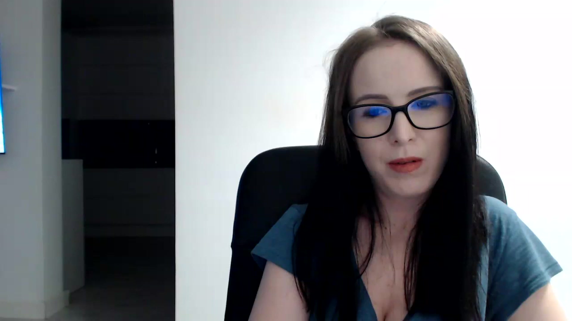 Gallery image thumbnail from Alexys23's myfreecams stream on, 12/11/2023, 03:06 image 16 of 20