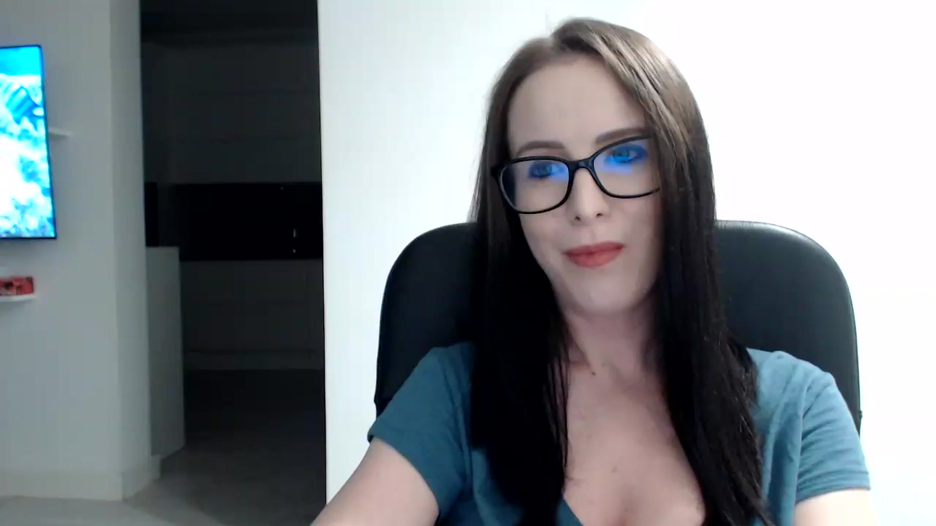 Gallery image thumbnail from Alexys23's myfreecams stream on, 12/11/2023, 03:49 image 15 of 20
